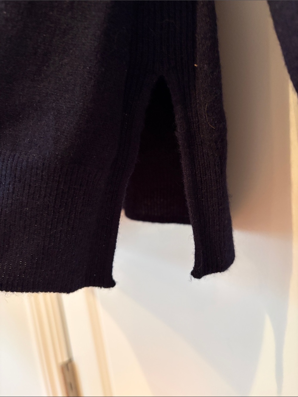 Vince Cashmere Crewneck Sweater in Black - Picture 4 of 5